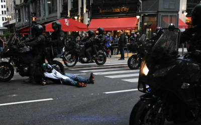 VIOLENTA PROTESTA DE JUBILADOS EN ARGENTINA DEJA 20 HERIDOS Y CIENTOS DE DETENIDOS